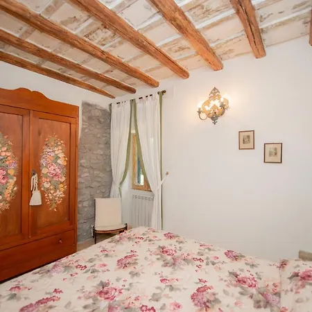 Red Elegant And Charming Near Rome Villa Rocca Di Papa