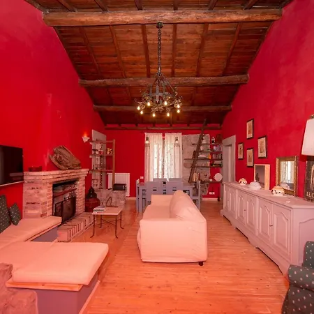 Red Elegant And Charming Near Rome Rocca Di Papa